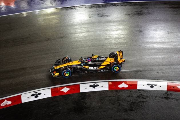 F1 - LAS VEGAS GRAND PRIX 2025 81 PIASTRI Oscar (aus), McLaren F1 Team MCL39, action during the 2025 Formula 1 Las Vegas Grand Prix, 22th round of the 2025 FIA Formula One World Championship, WM, Weltmeisterschaft from November 21 to 23, 2025 on the Las Vegas Strip Circuit, in Paradise, Nevada, United States of America - ParadiseUnited States  Copyright: xAndrÃ xFerreirax