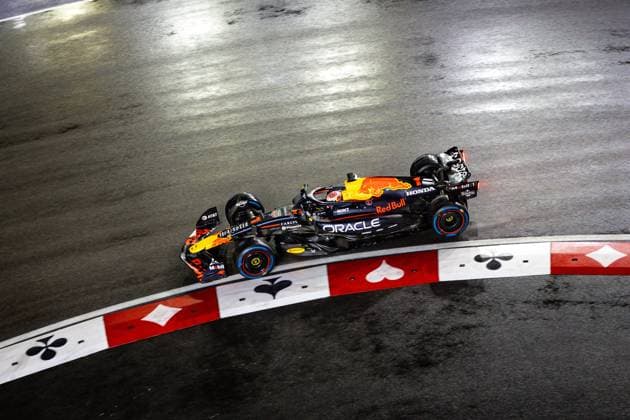 F1 - LAS VEGAS GRAND PRIX 2025 01 VERSTAPPEN Max (nld), Red Bull Racing RB21, action during the 2025 Formula 1 Las Vegas Grand Prix, 22th round of the 2025 FIA Formula One World Championship, WM, Weltmeisterschaft from November 21 to 23, 2025 on the Las Vegas Strip Circuit, in Paradise, Nevada, United States of America - ParadiseUnited States  Copyright: xAndrÃ xFerreirax