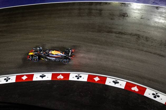 F1 - LAS VEGAS GRAND PRIX 2025 01 VERSTAPPEN Max (nld), Red Bull Racing RB21, action during the 2025 Formula 1 Las Vegas Grand Prix, 22th round of the 2025 FIA Formula One World Championship, WM, Weltmeisterschaft from November 21 to 23, 2025 on the Las Vegas Strip Circuit, in Paradise, Nevada, United States of America - ParadiseUnited States  Copyright: xAndrÃ xFerreirax