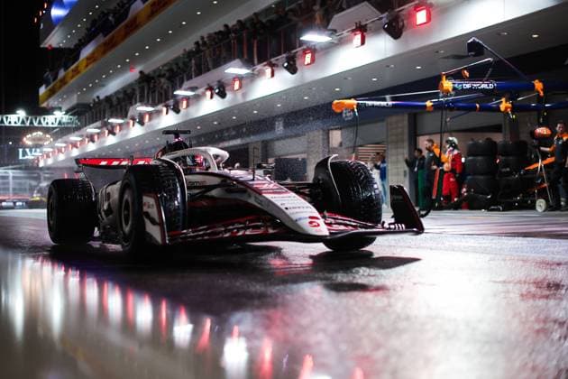 F1 - LAS VEGAS GRAND PRIX 2025 31 OCON Esteban (fra), Haas F1 Team VF-25 Ferrari, action during the 2025 Formula 1 Las Vegas Grand Prix, 22th round of the 2025 FIA Formula One World Championship, WM, Weltmeisterschaft from November 21 to 23, 2025 on the Las Vegas Strip Circuit, in Paradise, Nevada, United States of America - ParadiseUnited States  Copyright: xEricxAlonsox