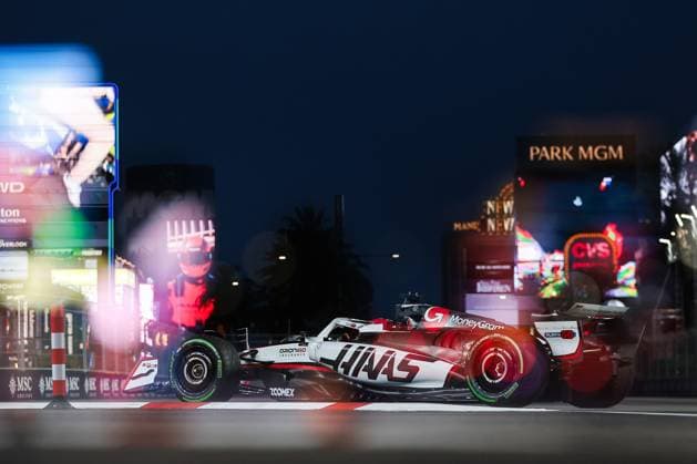 F1 - LAS VEGAS GRAND PRIX 2025 31 OCON Esteban (fra), Haas F1 Team VF-25 Ferrari, action during the 2025 Formula 1 Las Vegas Grand Prix, 22th round of the 2025 FIA Formula One World Championship, WM, Weltmeisterschaft from November 21 to 23, 2025 on the Las Vegas Strip Circuit, in Paradise, Nevada, United States of America - ParadiseUnited States  Copyright: xEricxAlonsox