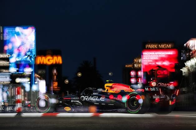 F1 - LAS VEGAS GRAND PRIX 2025 22 TSUNODA Yuki (jap), Red Bull Racing RB21, action during the 2025 Formula 1 Las Vegas Grand Prix, 22th round of the 2025 FIA Formula One World Championship, WM, Weltmeisterschaft from November 21 to 23, 2025 on the Las Vegas Strip Circuit, in Paradise, Nevada, United States of America - ParadiseUnited States  Copyright: xEricxAlonsox
