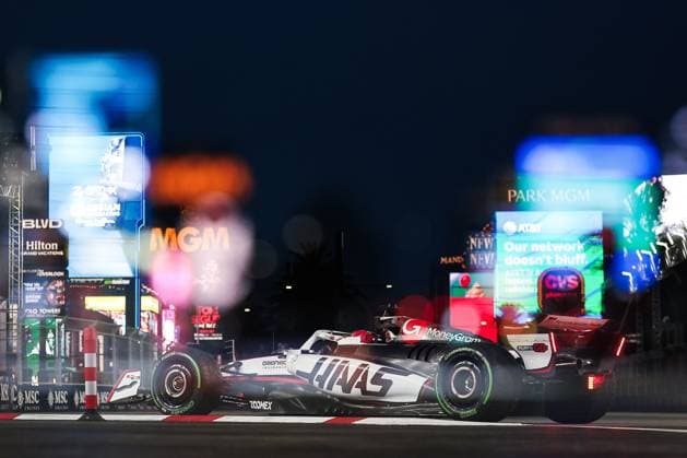 F1 - LAS VEGAS GRAND PRIX 2025 31 OCON Esteban (fra), Haas F1 Team VF-25 Ferrari, action during the 2025 Formula 1 Las Vegas Grand Prix, 22th round of the 2025 FIA Formula One World Championship, WM, Weltmeisterschaft from November 21 to 23, 2025 on the Las Vegas Strip Circuit, in Paradise, Nevada, United States of America - ParadiseUnited States  Copyright: xEricxAlonsox