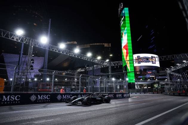 F1 - LAS VEGAS GRAND PRIX 2025 63 RUSSELL George (gbr), Mercedes AMG F1 Team W16, action during the 2025 Formula 1 Las Vegas Grand Prix, 22th round of the 2025 FIA Formula One World Championship, WM, Weltmeisterschaft from November 21 to 23, 2025 on the Las Vegas Strip Circuit, in Paradise, Nevada, United States of America - ParadiseUnited States  Copyright: xEricxAlonsox