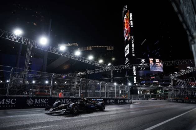 F1 - LAS VEGAS GRAND PRIX 2025 23 ALBON Alexander (tha), Williams Racing FW47, action during the 2025 Formula 1 Las Vegas Grand Prix, 22th round of the 2025 FIA Formula One World Championship, WM, Weltmeisterschaft from November 21 to 23, 2025 on the Las Vegas Strip Circuit, in Paradise, Nevada, United States of America - ParadiseUnited States  Copyright: xEricxAlonsox