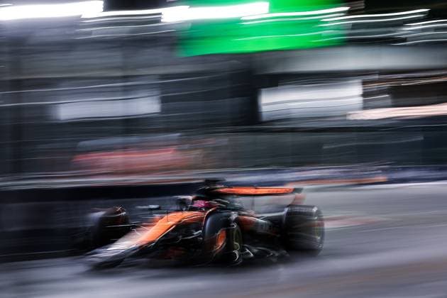 F1 - LAS VEGAS GRAND PRIX 2025 81 PIASTRI Oscar (aus), McLaren F1 Team MCL39, action during the 2025 Formula 1 Las Vegas Grand Prix, 22th round of the 2025 FIA Formula One World Championship, WM, Weltmeisterschaft from November 21 to 23, 2025 on the Las Vegas Strip Circuit, in Paradise, Nevada, United States of America - ParadiseUnited States  Copyright: xEricxAlonsox