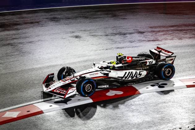 F1 - LAS VEGAS GRAND PRIX 2025 87 BEARMAN Ollie Oliver (gbr), Haas F1 Team VF-25 Ferrari, action during the 2025 Formula 1 Las Vegas Grand Prix, 22th round of the 2025 FIA Formula One World Championship, WM, Weltmeisterschaft from November 21 to 23, 2025 on the Las Vegas Strip Circuit, in Paradise, Nevada, United States of America - ParadiseUnited States  Copyright: xAndrÃ xFerreirax