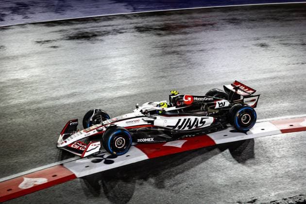F1 - LAS VEGAS GRAND PRIX 2025 87 BEARMAN Ollie Oliver (gbr), Haas F1 Team VF-25 Ferrari, action during the 2025 Formula 1 Las Vegas Grand Prix, 22th round of the 2025 FIA Formula One World Championship, WM, Weltmeisterschaft from November 21 to 23, 2025 on the Las Vegas Strip Circuit, in Paradise, Nevada, United States of America - ParadiseUnited States  Copyright: xAndrÃ xFerreirax