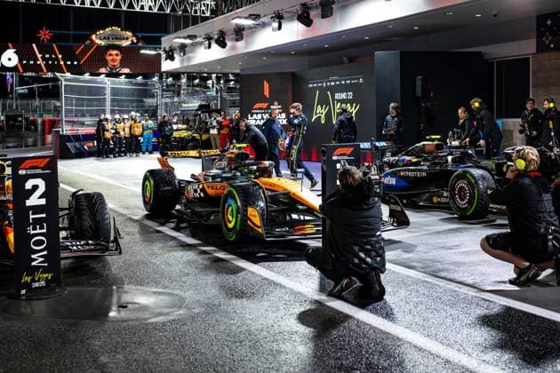 F1 - LAS VEGAS GRAND PRIX 2025 NORRIS Lando (gbr), McLaren F1 Team MCL39, portrait during the 2025 Formula 1 Las Vegas Grand Prix, 22th round of the 2025 FIA Formula One World Championship, WM, Weltmeisterschaft from November 21 to 23, 2025 on the Las Vegas Strip Circuit, in Paradise, Nevada, United States of America - ParadiseUnited States  Copyright: xAndrÃ xFerreirax