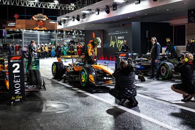 F1 - LAS VEGAS GRAND PRIX 2025 NORRIS Lando (gbr), McLaren F1 Team MCL39, portrait during the 2025 Formula 1 Las Vegas Grand Prix, 22th round of the 2025 FIA Formula One World Championship, WM, Weltmeisterschaft from November 21 to 23, 2025 on the Las Vegas Strip Circuit, in Paradise, Nevada, United States of America - ParadiseUnited States  Copyright: xAndrÃ xFerreirax
