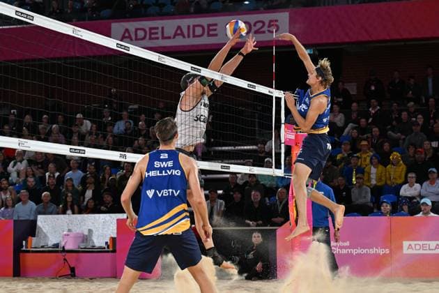 251122 David Ahman of Sweden smashes a winner during The Beach Volleyball World Championships Semi Final on November 22, 2025 in Adelaide Photo Michael Errey BILDBYRAN kod XY XY0085 beachvolleyboll beach volleyball sandvolleyball world championships semi finals bbeng semifinal  Copyright: MichaelxErrey BB251122BB246
