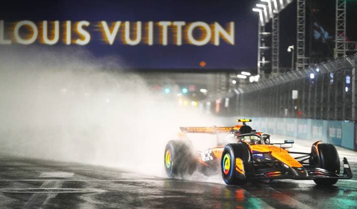 (251122) -- LAS VEGAS, Nov. 22, 2025 -- McLaren s British driver Lando Norris competes during the qualifying session of the 2025 Formula One U.S. Grand Prix at Las Vegas Circuit, in Las Vegas, the United States, Nov. 21, 2025. ) (SP)U.S.-LAS VEGAS-F1-GRAND PRIX-QUALIFYING SESSION WuxXiaoling 