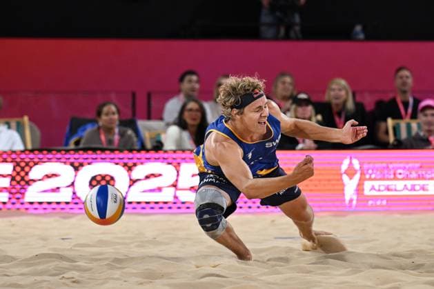 251122 David Ahman of Swedenduring The Beach Volleyball World Championships Semi Final on November 22, 2025 in Adelaide Photo Michael Errey BILDBYRAN kod XY XY0085 beachvolleyboll beach volleyball sandvolleyball world championships semi finals bbeng semifinal  Copyright: MichaelxErrey BB251122BB320