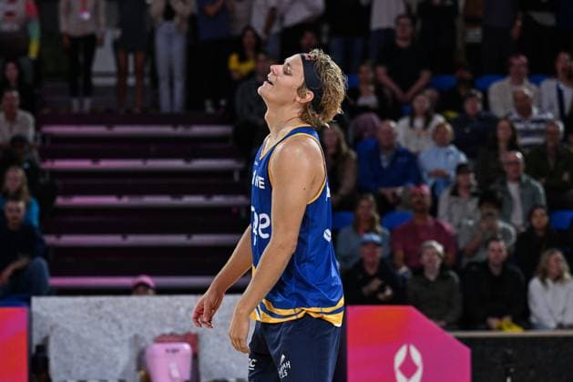 251122 David Ahman of Sweden reacts to lost point during The Beach Volleyball World Championships Semi Final on November 22, 2025 in Adelaide Photo Michael Errey BILDBYRAN kod XY XY0085 beachvolleyboll beach volleyball sandvolleyball world championships semi finals bbeng semifinal  Copyright: MichaelxErrey BB251122BB328