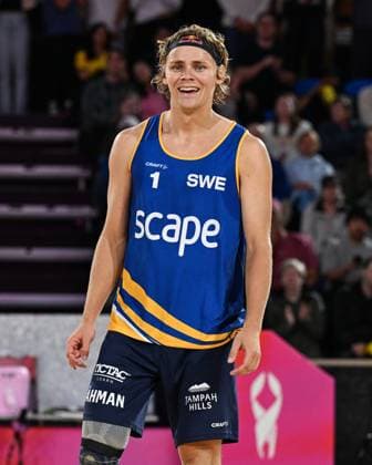 251122 David Ahman of Sweden sees the funny side of a point during The Beach Volleyball World Championships Semi Final on November 22, 2025 in Adelaide Photo Michael Errey BILDBYRAN kod XY XY0085 beachvolleyboll beach volleyball sandvolleyball world championships semi finals bbeng semifinal  Copyright: MichaelxErrey BB251122BB334