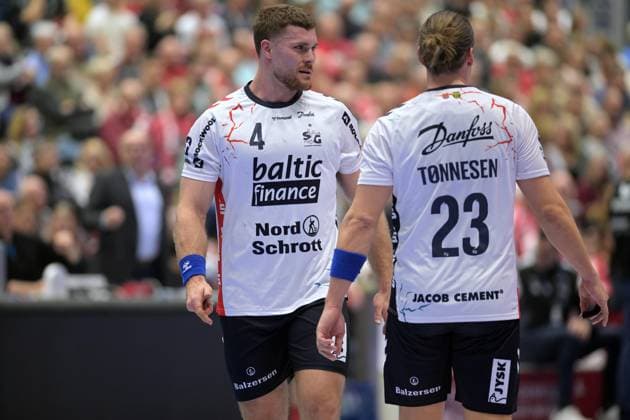 Johannes Golla SG Flensburg Handewitt 4 , Kent Robin Toennesen SG Flensburg Handewitt 23 , GER, MT Melsungen SG Flensburg Handewitt, Handball, 1 Bundesliga, 13 Matchday, Season 2025 2026, 21 11 2025, GER, MT Melsungen SG Flensburg Handewitt, Handball, 1 Bundesliga, 13 Matchday, Season 2025 2026, 21 11 2025 Kassel Copyright: xEibner-Pressefotox xRolandxSippelx EP_RSL