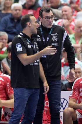 Roberto Garcia Parrondo Coach MT Melsungen , Isaias Guadiola Villaplana Co Coach MT Melsungen , GER, MT Melsungen SG Flensburg Handewitt, Handball, 1 Bundesliga, 13 Matchday, Season 2025 2026, 21 11 2025, GER, MT Melsungen SG Flensburg Handewitt, Handball, 1 Bundesliga, 13 Matchday, Season 2025 2026, 21 11 2025 Kassel Copyright: xEibner-Pressefotox xRolandxSippelx EP_RSL
