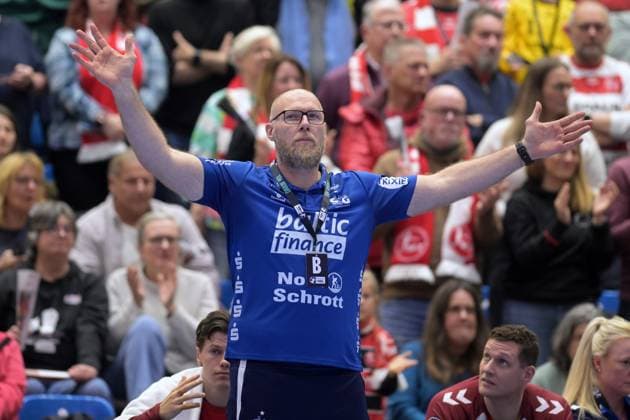 Ales Pajovic Coach SG Flensburg Handewitt , GER, MT Melsungen SG Flensburg Handewitt, Handball, 1 Bundesliga, Matchday 13, Season 2025 2026, 21 11 2025, GER, MT Melsungen SG Flensburg Handewitt, Handball, 1 Bundesliga, Matchday 13, Season 2025 2026, 21 11 2025 Kassel Copyright: xEibner-Pressefotox xRolandxSippelx EP_RSL