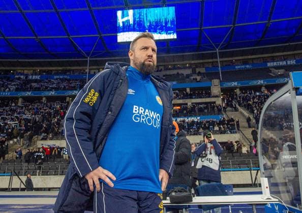 Soccer, Men, Season 2025 2026, 2 Bundesliga 13 Matchday , Hertha BSC Eintracht Braunschweig, Coach Heiner Backhaus Braunschweig , 21 11 2025, Copyright: xSebastianxRäppold MatthiasxKochx