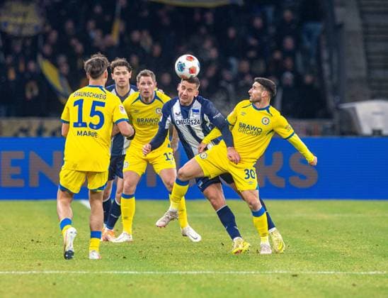 Soccer, Men, Season 2025 2026, 2 Bundesliga 13 Matchday , Hertha BSC Eintracht Braunschweig, f l Max Marie Braunschweig , Sebastian Polter Braunschweig , Paul Seguin Hertha BSC , Robin Heußer Braunschweig , 21 11 2025, Copyright: xSebastianxRäppold MatthiasxKochx