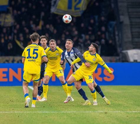 Soccer, Men, Season 2025 2026, 2 Bundesliga 13 Matchday , Hertha BSC Eintracht Braunschweig, f l Max Marie Braunschweig , Sebastian Polter Braunschweig , Paul Seguin Hertha BSC , Robin Heußer Braunschweig , 21 11 2025, Copyright: xSebastianxRäppold MatthiasxKochx