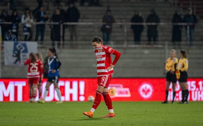 Soccer, Women, Season 2025 2026, Google Pixel Women Bundesliga 11 Matchday , 1 FC Union Berlin Hamburger SV 1 1 , Sophie Weidauer 1 Women 1 FC Union , Disappointment after final whistle, 21 11 2025, Copyright: xMatthiasxKochx