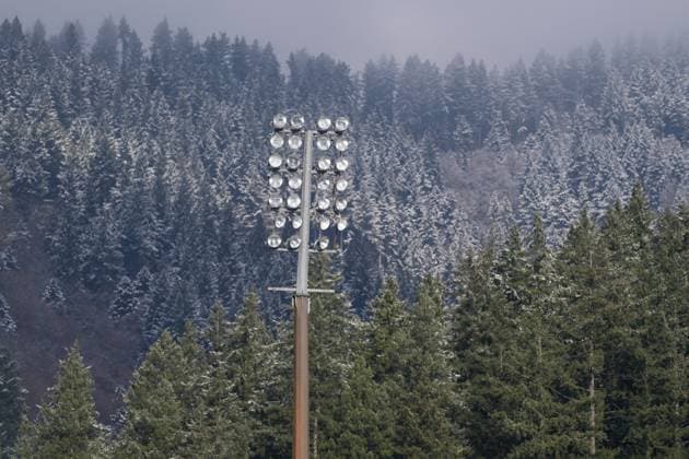 Floodlight mast with snow in the background, Black Forest, Trees, Winter , Germany, Soccer, GooglePixel Womens Bundesliga, 11 Matchday, 2025 2026, SC Freiburg vs FC Carl Zeiss Jena, 22 11 2025, Dreisamstadion, Freiburg, Germany DFB REGULATIONS PROHIBIT ANY USE OF PHOTOGRAPHS AS IMAGE SEQUENCES AND OR QUASI VIDEO Freiburg Dreisamstadion Baden Wuerttemberg Germany Copyright: xArnexAmbergx