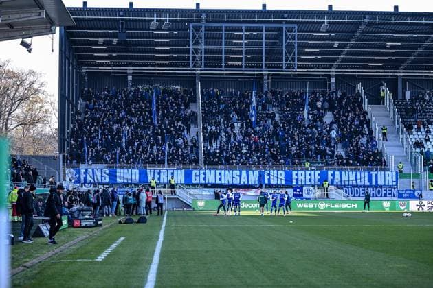 Football, 12 minutes of silence, impressions of the fan protests