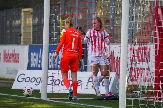Football, Google Pixel Womens Bundesliga, 11 Matchday, 2025 2026, SC Freiburg vs Carl Zeiss Jena, 22 11 2025, Dreisamstadion, Freiburg, Luca Birkholz SC Freiburg, Women 23 Goal, Goal celebration, Emotions, Goal shot, Joy, Cheering, Freiburg Dreisamstadion Baden Württemberg Germany Copyright: xFINLEYxMÖRCHx