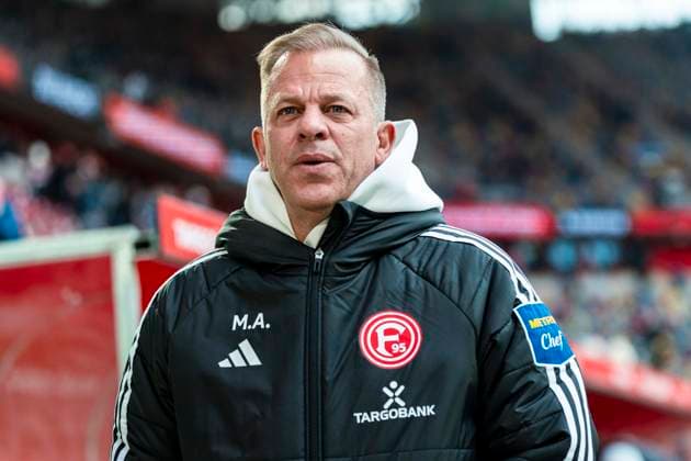 2 Soccer Bundesliga Fortuna Düsseldorf vs 1 FC Magdeburg, 22 11 2025 DUESSELDORF, GERMANY NOVEMBER 22 Markus Anfang coach Fortuna Düsseldorf during the Bundesliga match 2 Soccer Bundesliga Fortuna Düsseldorf vs 1 FC Magdeburg at MERKUR SPIEL ARENA on matchday 11 of Bundesliga 1 November 22, 2025 in Duesseldorf, Germany DFL REGULATIONS PROHIBIT ANY USE OF PHOTOGRAPHS AS IMAGE SEQUENCES AND OR QUASI VIDEO Copyright: xBEAUTIFULxSPORTS KennyxBeelex