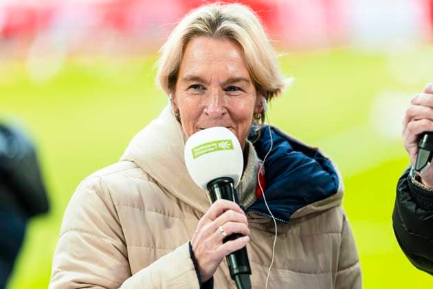 2 Soccer Bundesliga Fortuna Düsseldorf vs 1 FC Magdeburg, 22 11 2025 DUESSELDORF, GERMANY NOVEMBER 22 Martina Voss Tecklenburg during the Bundesliga match 2 Soccer Bundesliga Fortuna Düsseldorf vs 1 FC Magdeburg at MERKUR SPIEL ARENA on matchday 11 of Bundesliga 1 November 22, 2025 in Duesseldorf, Germany DFL REGULATIONS PROHIBIT ANY USE OF PHOTOGRAPHS AS IMAGE SEQUENCES AND OR QUASI VIDEO Copyright: xBEAUTIFULxSPORTS KennyxBeelex