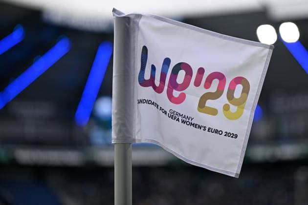 Paderborn, Home Deluxe Arena, 22 11 25, GER, Herren, 2 Bundesliga, Saison 2025 2026, SC Paderborn 07 Hannover 96 Bild Deutschland und der DFB werben um die Ausrichten der Frauen Europameisterschaft 2029 DFL regulations prohibit any use of photographs as image sequences and or quasi video NRW Deutschland