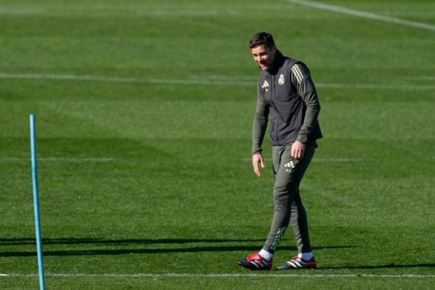 November 22, 2025, Valdebebas, Madrid, Spain: Xabi Alonso during the training day of Real Madrid ahead the Spanish League, LaLiga EA Sports, football match against Elche CF at Ciudad Deportiva Real Madrid on November 22, 2025, in Valdebebas, Madrid, Spain. Valdebebas Spain - ZUMAa181 20251122_zaa_a181_010 Copyright: xOscarxJ.xBarrosox