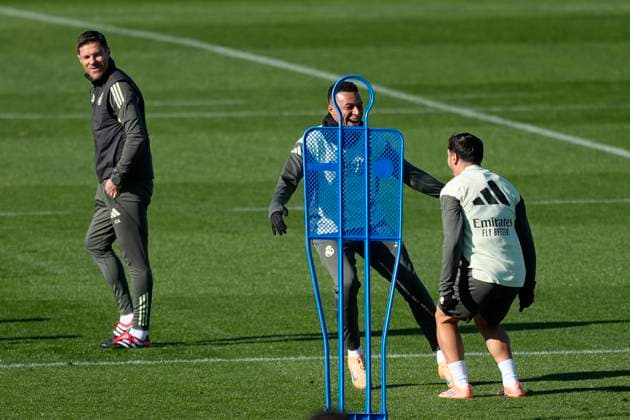 November 22, 2025, Valdebebas, Madrid, Spain: Kylian Mbappe and Brahim Diaz during the training day of Real Madrid ahead the Spanish League, LaLiga EA Sports, football match against Elche CF at Ciudad Deportiva Real Madrid on November 22, 2025, in Valdebebas, Madrid, Spain. Valdebebas Spain - ZUMAa181 20251122_zaa_a181_017 Copyright: xOscarxJ.xBarrosox