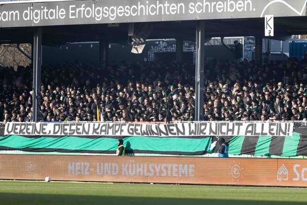 2 Soccer Bundesliga SC Preußen Münster FC Schalke 04 22 11 2025 Fans of SC Preußen Münster, Protesting 2 Soccer Bundesliga 13 Matchday SC Preußen Münster FC Schalke 04 LVM Preußenstadion, Münster 22 11 2025 DFL regulations prohibit any use of photographs as image sequences and or quasi video Copyright: xBEAUTIFULxSPORTS Buriakovx