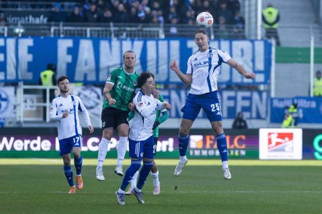 2 Soccer Bundesliga SC Preußen Münster FC Schalke 04 22 11 2025 Nikola Katic FC Schalke 04, 25 2 Soccer Bundesliga 13 Matchday SC Preußen Münster FC Schalke 04 LVM Preußenstadion, Münster 22 11 2025 DFL regulations prohibit any use of photographs as image sequences and or quasi video Copyright: xBEAUTIFULxSPORTS Buriakovx