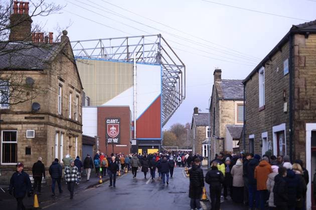 Fußball Premier League Burnley gegen Chelsea 22. November 2025 Premier League Burnley gegen Chelsea Eine Gesamtansicht von Turf Moor Foto Simon Stacpoole Abseits Burnley UK  Copyright: xSimonxStacpoolexOffside