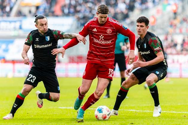 2 Soccer Bundesliga Fortuna Düsseldorf vs 1 FC Magdeburg, 22 11 2025 DUESSELDORF, GERMANY NOVEMBER 22 Cedric Itten Fortuna Düsseldorf, 13 during the Bundesliga match 2 Soccer Bundesliga Fortuna Düsseldorf vs 1 FC Magdeburg at MERKUR SPIEL ARENA on matchday 11 of Bundesliga 1 November 22, 2025 in Duesseldorf, Germany DFL REGULATIONS PROHIBIT ANY USE OF PHOTOGRAPHS AS IMAGE SEQUENCES AND OR QUASI VIDEO Copyright: xBEAUTIFULxSPORTS KennyxBeelex