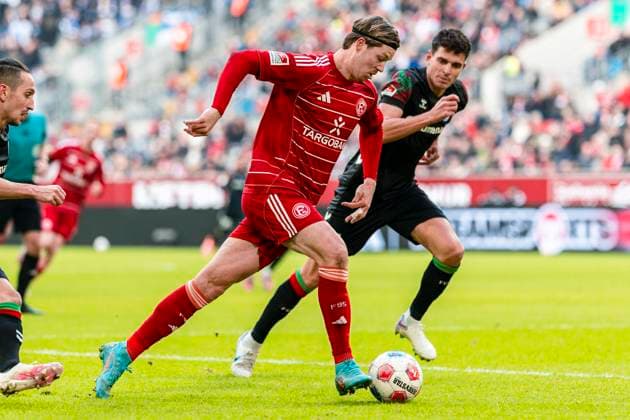 2 Soccer Bundesliga Fortuna Düsseldorf vs 1 FC Magdeburg, 22 11 2025 DUESSELDORF, GERMANY NOVEMBER 22 Cedric Itten Fortuna Düsseldorf, 13 during the Bundesliga match 2 Soccer Bundesliga Fortuna Düsseldorf vs 1 FC Magdeburg at MERKUR SPIEL ARENA on matchday 11 of Bundesliga 1 November 22, 2025 in Duesseldorf, Germany DFL REGULATIONS PROHIBIT ANY USE OF PHOTOGRAPHS AS IMAGE SEQUENCES AND OR QUASI VIDEO Copyright: xBEAUTIFULxSPORTS KennyxBeelex