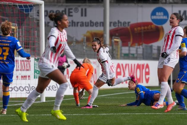 Selina Vobian SC Freiburg, 10 and AurÃ lie Csillag Aurelie Csillag SC Freiburg, 17 Goal celebration, emotions, jubilation, goal success, finish, goal , Germany, Football, GooglePixel Womens Bundesliga, Matchday 11, 2025 2026, SC Freiburg vs FC Carl Zeiss Jena, 22 11 2025, Dreisamstadion, Freiburg, Germany DFB REGULATIONS PROHIBIT ANY USE OF PHOTOGRAPHS AS IMAGE SEQUENCES AND OR QUASI VIDEO Freiburg Dreisamstadion Baden Wuerttemberg Germany Copyright: xArnexAmbergx