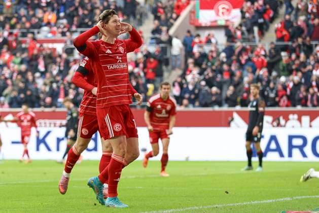 Cedric Itten Fortuna Duesseldorf celebrates after scoring his team s first goal during the 2 Bundesliga match between Fortuna Duesseldorf and 1 FC Magdeburg at Merkur Spiel Arena on November 22, 2025 in Duesseldorf, Germany, Germany Photo by Oliver Kaelke DeFodi Images Cedric Itten Fortuna Duesseldorf celebrates after scoring his team s first goal during the 2 Bundesliga match between Fortuna Düsseldorf and 1 FC Magdeburg at Merkur Spiel Arena on November 22, 2025 in Düsseldorf, Germany Photo by Oliver Kaelke DeFodi Images Photo by Oliver Kaelke DeFodi Images
