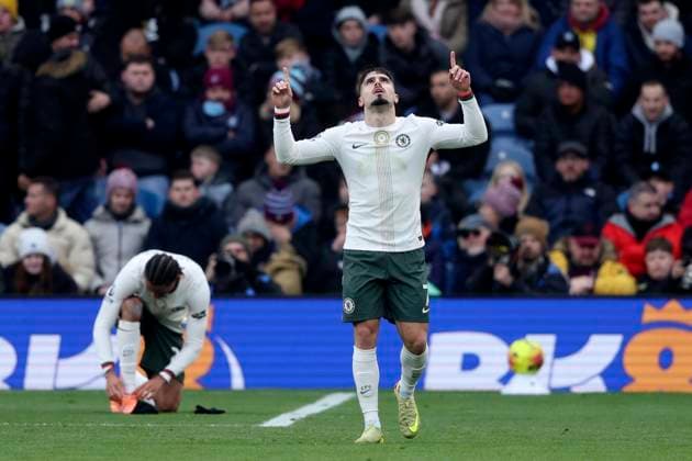Burnley v Chelsea - Premier League Pedro Neto of Chelsea celebrates 1st goal during the Premier League match between Burnley and Chelsea at Turf Moor on November 22, 2025 in Burnley, England. Burnley Turf Moor England United Kingdom Copyright: xNealxSimpson Sportsphoto APLx 14142221