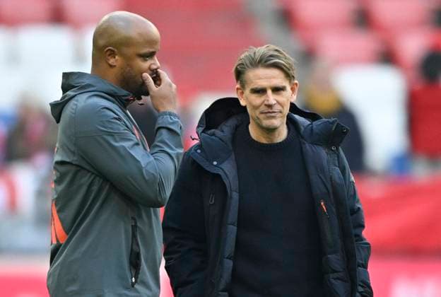 Before the match Coach Vincent Kompany FC Bayern Muenchen FCB in conversation Discussion with sports director Christoph Freund FC Bayern Muenchen FCB FC Bayern Muenchen SC Freiburg SCF 22 11 2025 DFL REGULATIONS PROHIBIT ANY USE OF PHOTOGRAPHS AS IMAGE SEQUENCES AND OR QUASI VIDEO FC Bayern Muenchen SC Freiburg SCF