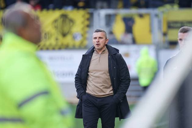 Third League, Alemannia Aachen vs SSV Jahn Regensburg, 22 11 2025 First home match for Mersad Selimbegovic Head Coach Alemannia Aachen DFL REGULATIONS PROHIBIT ANY USE OF PHOTOGRAPHS AS IMAGE SEQUENCES AND OR Q UASI VIDEO Third League, Alemannia Aachen vs SSV Jahn Regensburg, 22 11 2025, Tivoli, Aachen Copyright: xBEAUTIFULxSPORTS Derixx