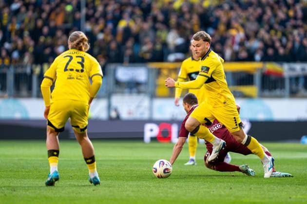 Mika Schroers Alemannia Aachen, 30 wins the duel Alemannia Aachen vs SSV Jahn Regensburg, Soccer, 3 Liga, Matchday 15, Season 2025 2026, 22 11 2025 DFB REGULATIONS PROHIBIT ANY USE OF PHOTOGRAPHS AS IMAGE SEQUENCES AND OR QUASI VIDEO Alemannia Aachen vs SSV Jahn Regensburg, Soccer, 3 Liga, Matchday 15, Season 2025 2026, 22 11 2025 Aachen Copyright: xEibner-Pressefoto J.xDerondeaux EP_JDU