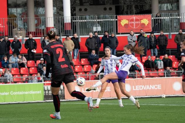 Shari van Belle (14 SGS Essen) during the Google Pixel Frauen-Bundesliga between Bayer 04 Leverkusen and SGS Essen at Ulrich-Haberland-Stadion in Leverkusen, Germany. Copyright: xQianruxZhang SPPx Sportspressphoto_SPR64677