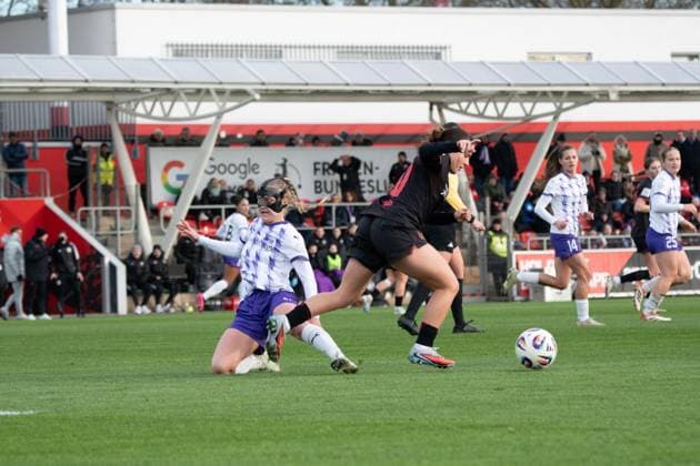 Paula Flach (5 SGS Essen) and Estrella Merino Gonzalez (10 Bayer 04 Leverkusen) during the Google Pixel Frauen-Bundesliga between Bayer 04 Leverkusen and SGS Essen at Ulrich-Haberland-Stadion in Leverkusen, Germany. Copyright: xQianruxZhang SPPx Sportspressphoto_SPR64679