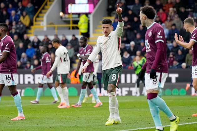 Burnley v Chelsea FC, Burnley, UK - 22 Nov 2025 Enzo Fernandez of Chelsea FC during the Premier League match between Burnley and Chelsea FC at Turf Moor, Burnley on 22 November 2025 ( Burnley Turf Moor Burnley England Copyright: xHarryxCornish PPAUKx PPA-231120