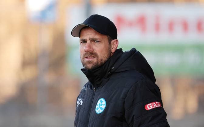 22 11 2025, Germany, Stuttgart, Soccer Regionalliga Südwest, SV Stuttgarter Kickers vs SG Barockstadt Fulda Lehnerz, Kickers coach Marco Wildersinn