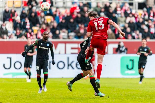 2 Soccer Bundesliga Fortuna Düsseldorf vs 1 FC Magdeburg, 22 11 2025 DUESSELDORF, GERMANY NOVEMBER 22 Cedric Itten Fortuna Düsseldorf, 13 scores with his head for 2 1 and Furtuna thus wins during the Bundesliga match 2 Football Bundesliga Fortuna Düsseldorf vs 1 FC Magdeburg at MERKUR SPIEL ARENA on matchday 11 of Bundesliga 1 November 22, 2025 in Duesseldorf, Germany DFL REGULATIONS PROHIBIT ANY USE OF PHOTOGRAPHS AS IMAGE SEQUENCES AND OR QUASI VIDEO Copyright: xBEAUTIFULxSPORTS KennyxBeelex